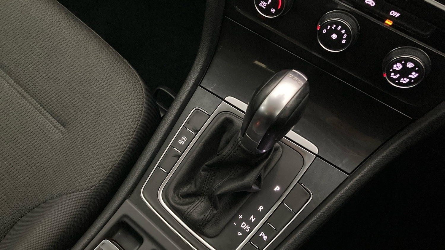 Used Volkswagen Golf 2017 for sale - 76500035: Photo 14