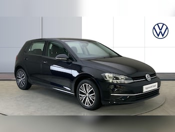 Used Volkswagen Golf 2017 for sale - 76500035: Photo