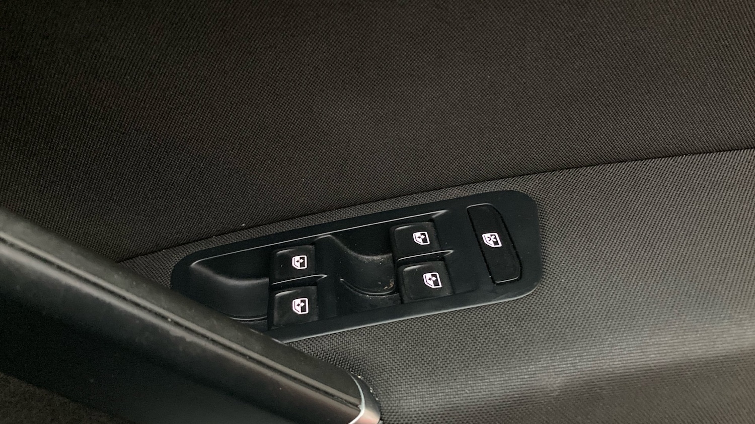 Used Volkswagen Golf 2017 for sale - 76500035: Photo 30