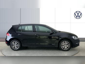 Used Volkswagen Golf 2017 for sale - 76500035: Photo
