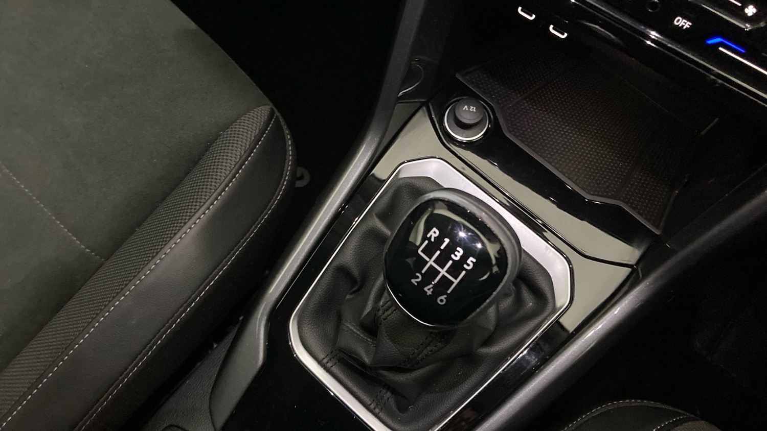 Used Volkswagen T-Roc 2023 for sale - 76504813: Photo 14