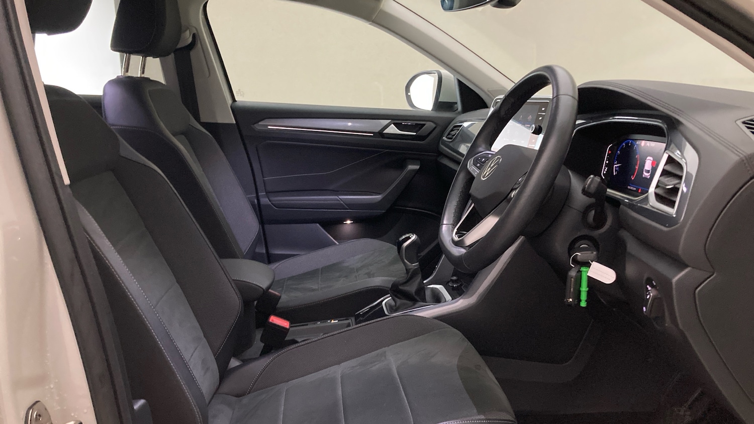 Used Volkswagen T-Roc 2023 for sale - 76504813: Photo 15