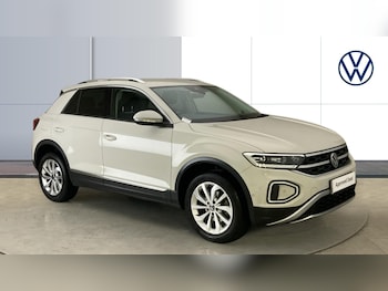 Used Volkswagen T-Roc 2023 for sale - 76504813: Photo