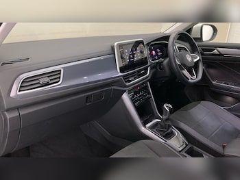 Used Volkswagen T-Roc 2023 for sale - 76504813: Photo