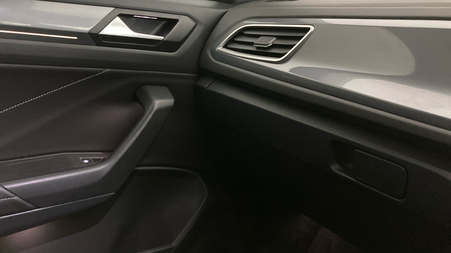 Used Volkswagen T-Roc 2023 for sale - 76504813: Photo 34