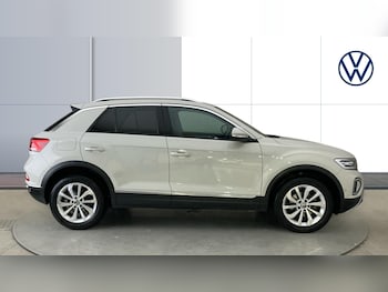 Used Volkswagen T-Roc 2023 for sale - 76504813: Photo