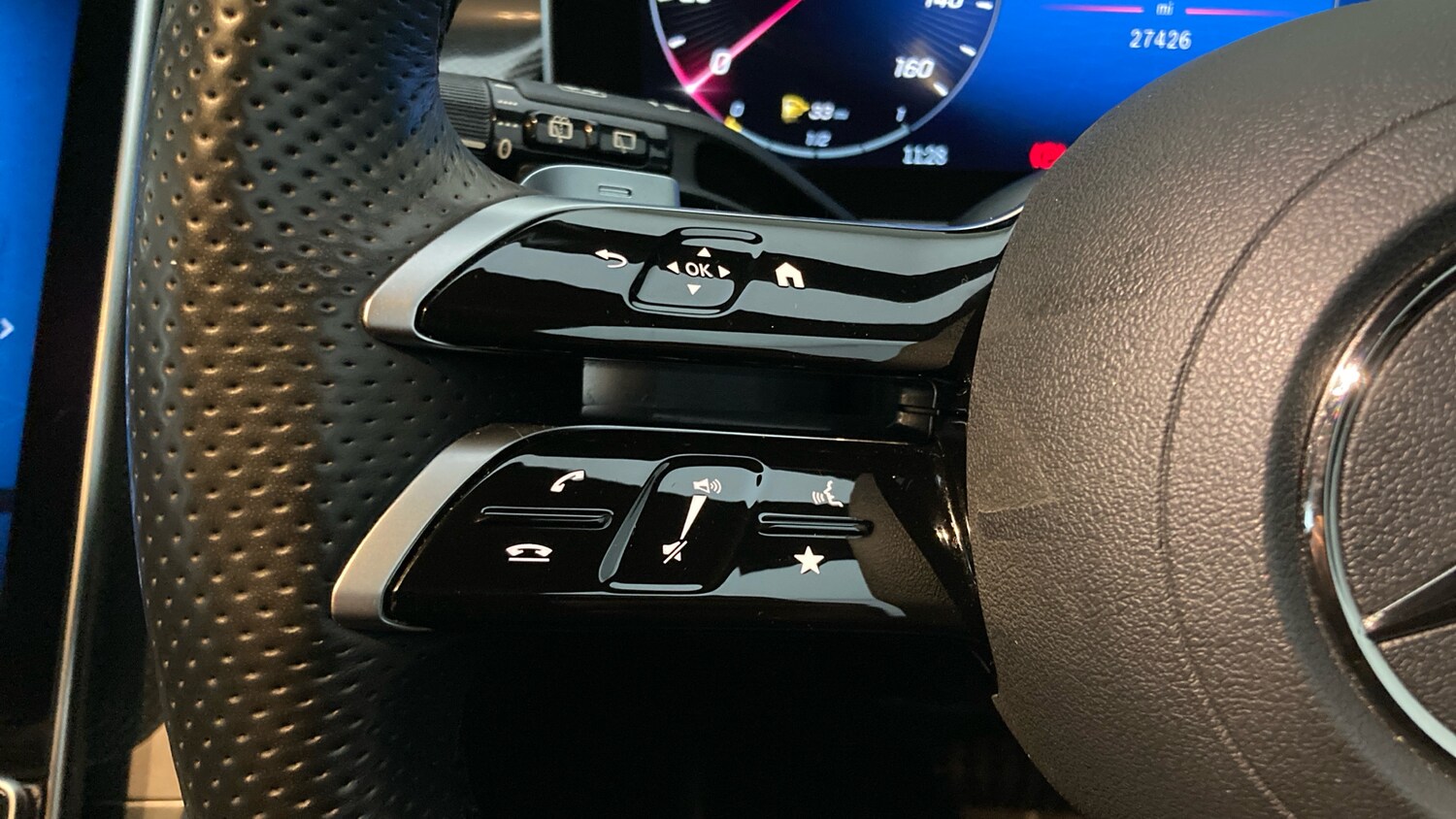 Used Mercedes-Benz GLC 2023 for sale - 76603254: Photo 17