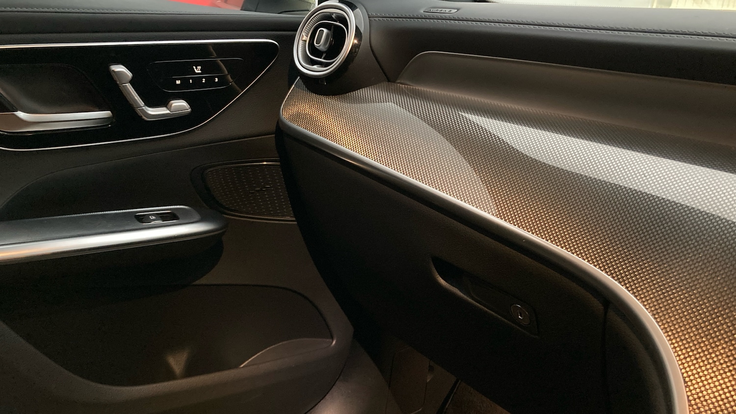 Used Mercedes-Benz GLC 2023 for sale - 76603254: Photo 33