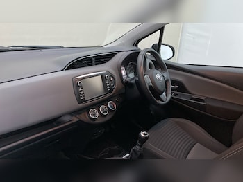 Used Toyota Yaris 2018 for sale - 78568864: Photo