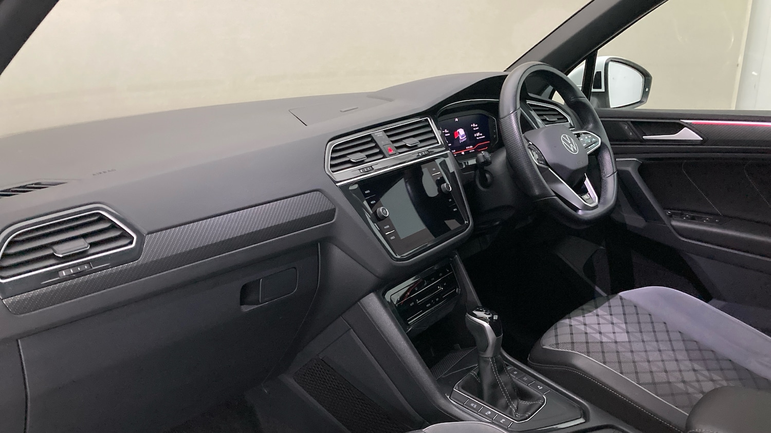 Used Volkswagen Tiguan 2021 for sale - 77222864: Photo 2