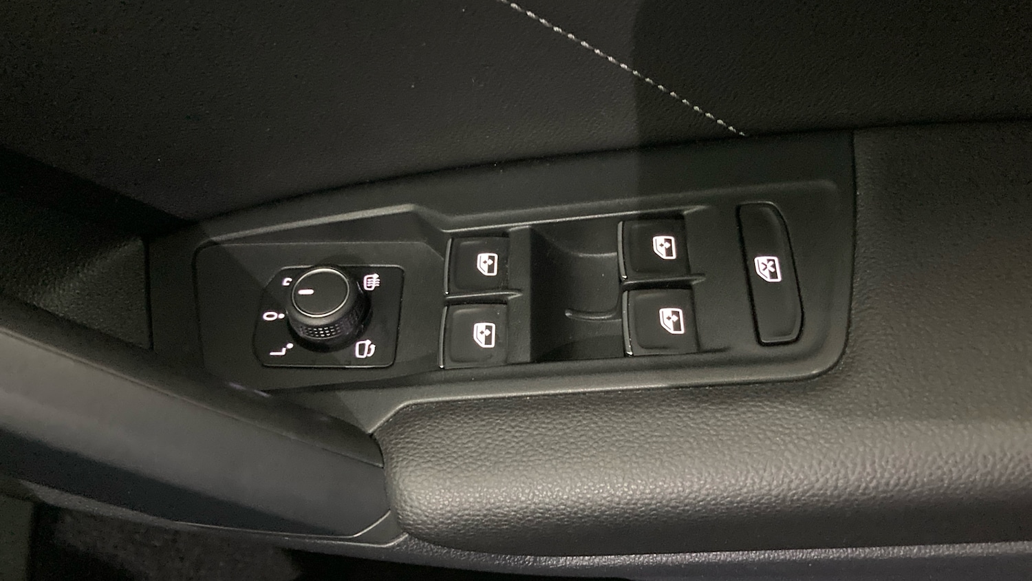 Used Volkswagen Tiguan 2021 for sale - 77222864: Photo 32