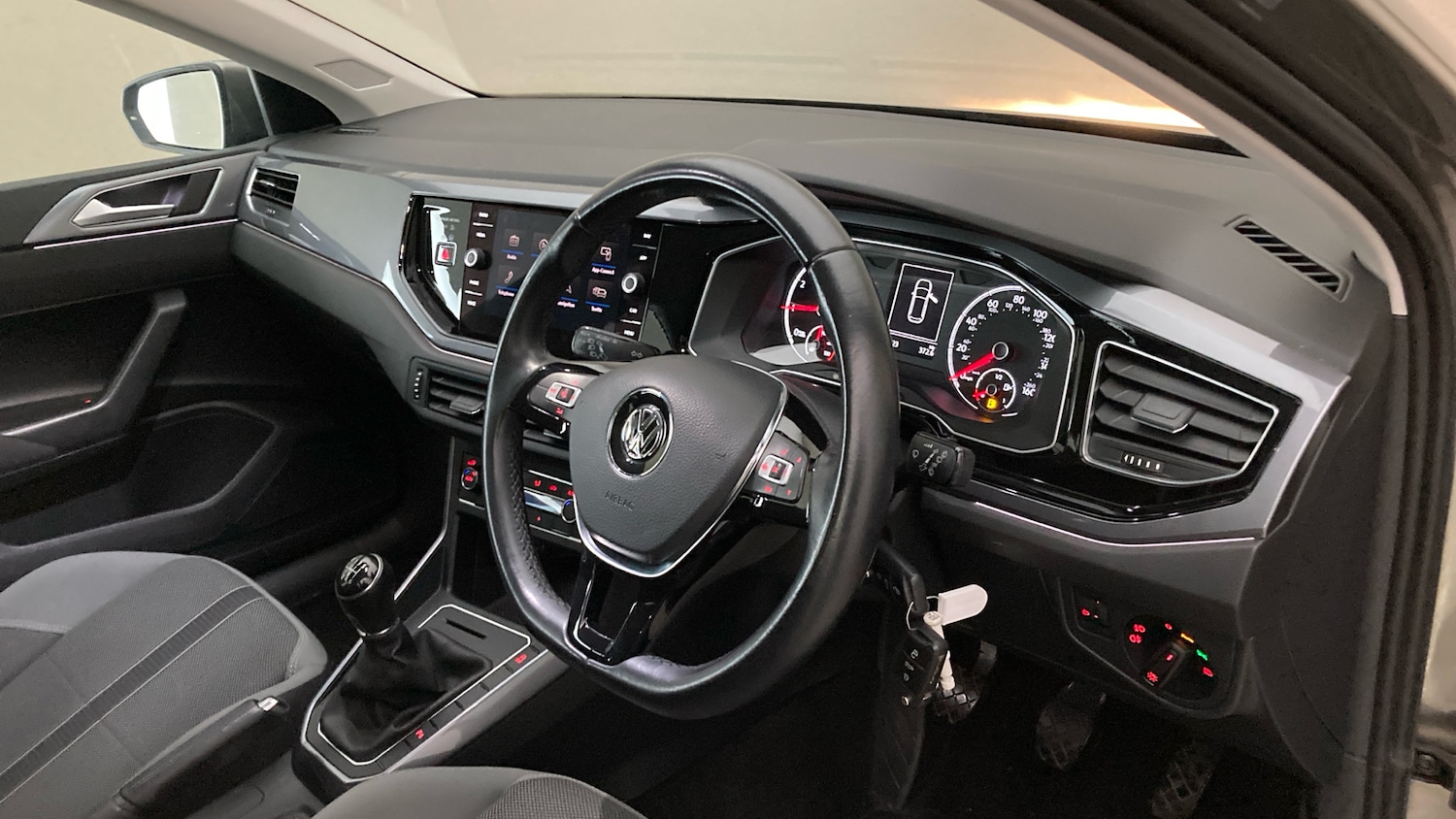 Used Volkswagen Polo 2018 for sale - 76976920: Photo 6