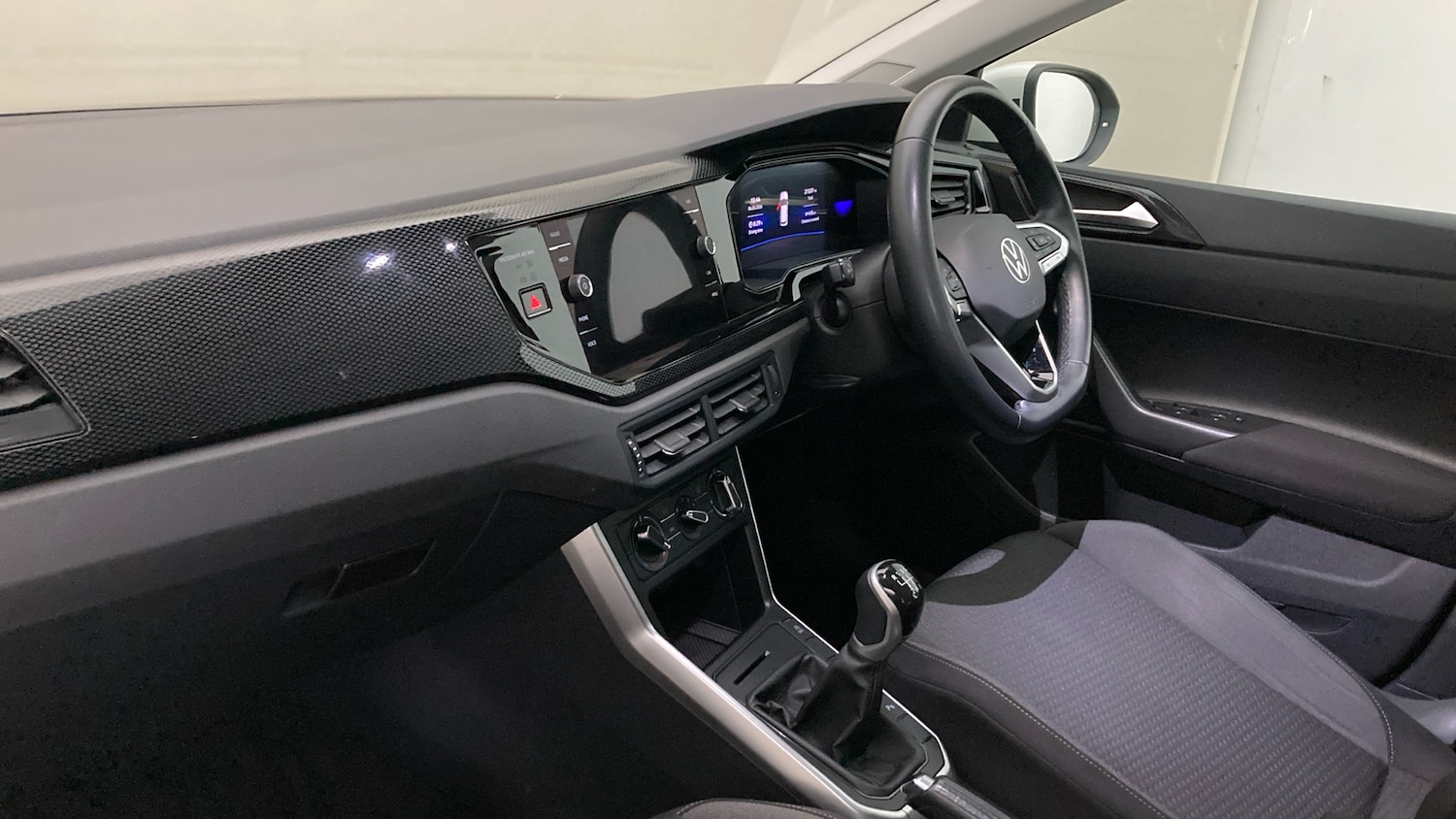 Used Volkswagen Taigo 2023 for sale - 77903800: Photo 2