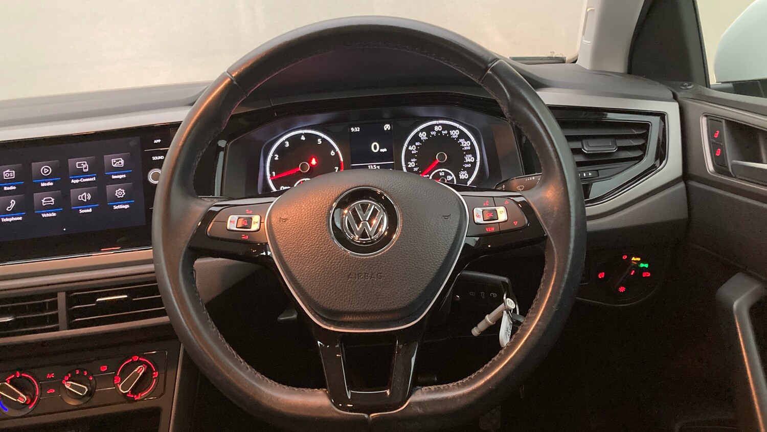 Used Volkswagen Polo 2018 for sale - 76127945: Photo 10