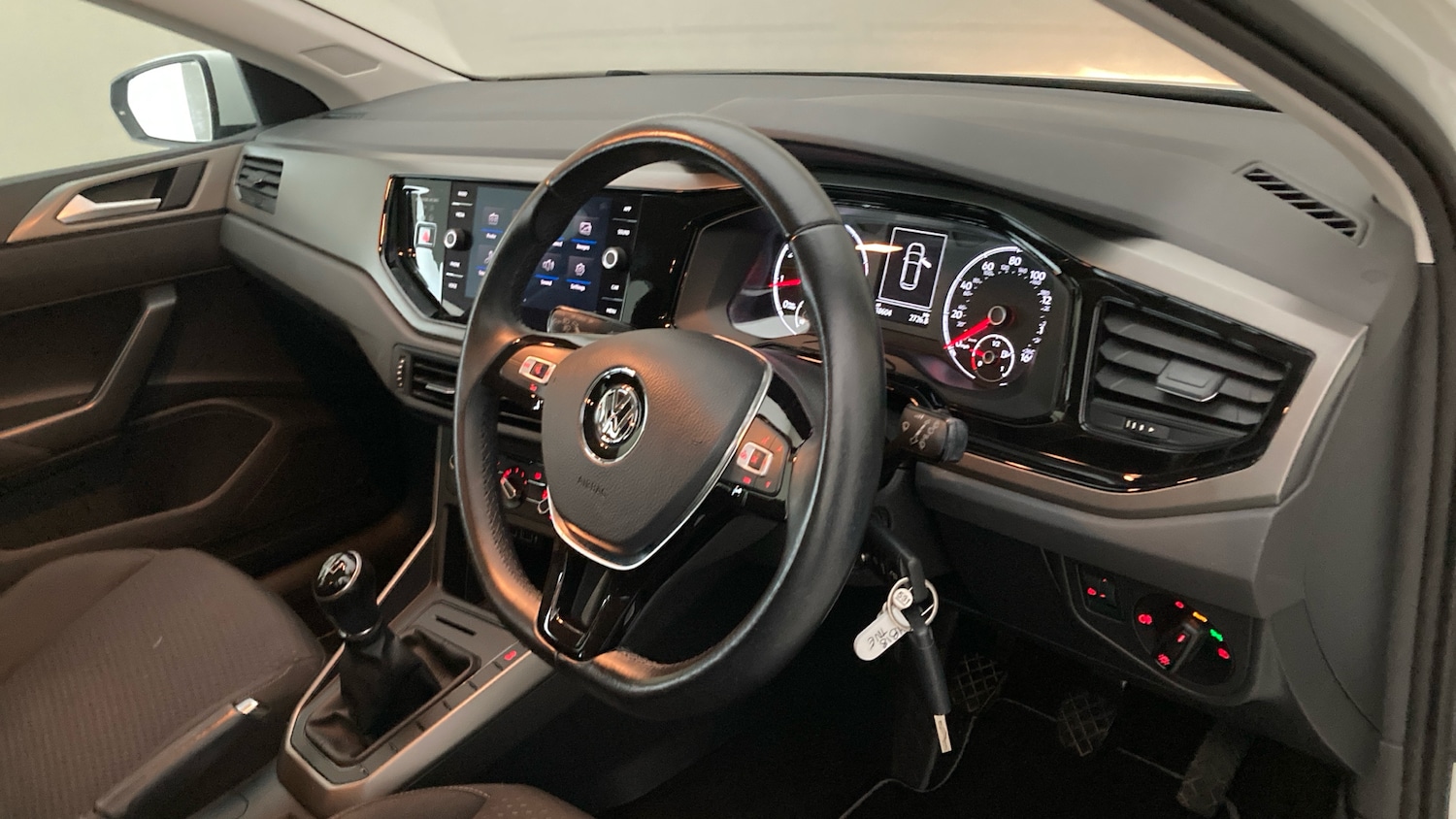 Used Volkswagen Polo 2018 for sale - 76127945: Photo 6