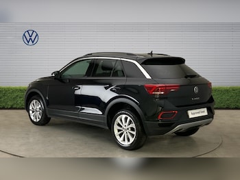 Used Volkswagen T-Roc 2024 for sale - 78325236: Photo