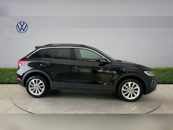 Used Volkswagen T-Roc 2024 for sale - 78325236: Photo