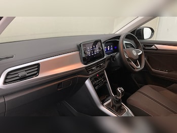 Used Volkswagen T-Roc 2022 for sale - 75445962: Photo