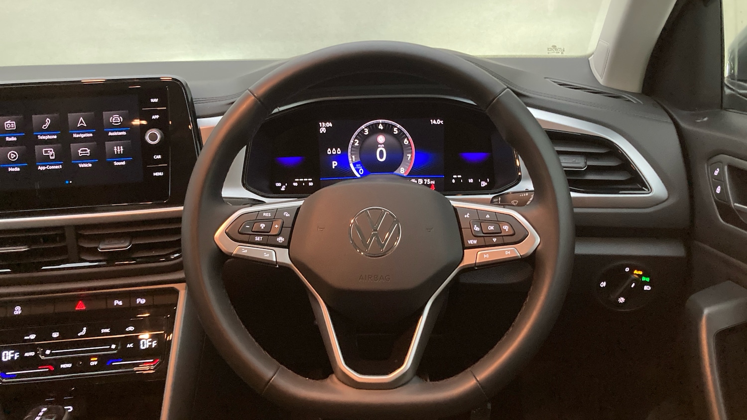 Used Volkswagen T-Roc 2025 for sale - 76368977: Photo 10