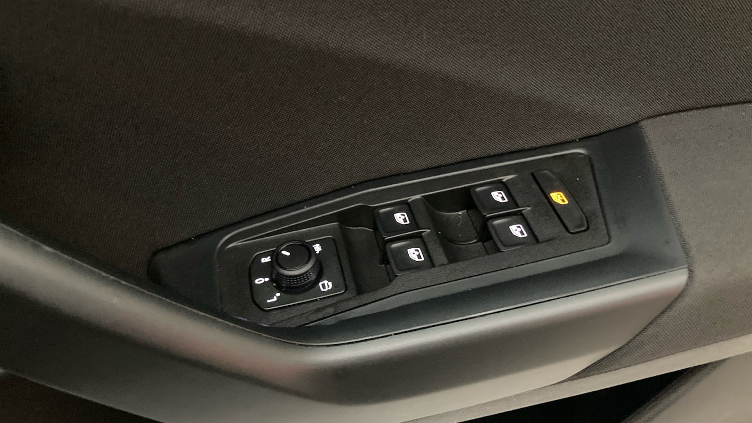 Used Volkswagen T-Roc 2025 for sale - 76368977: Photo 31