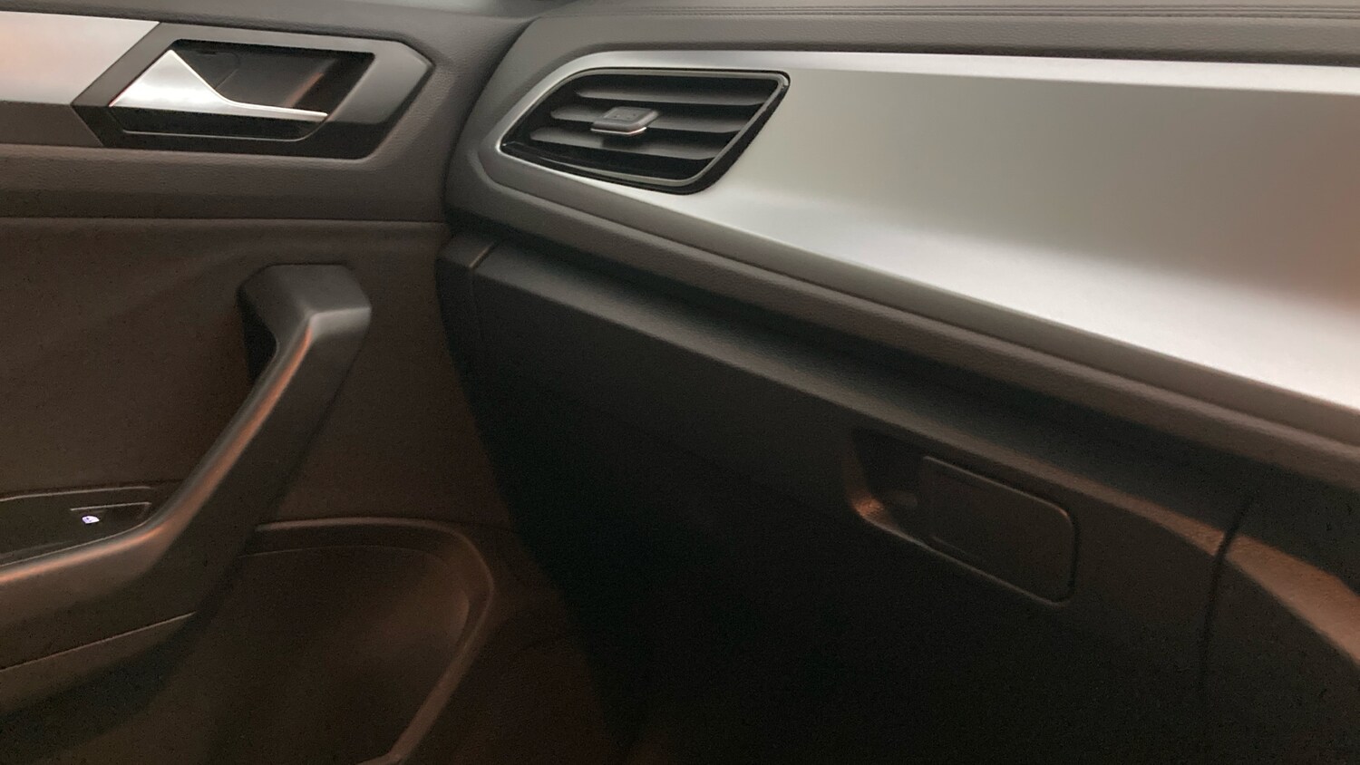 Used Volkswagen T-Roc 2025 for sale - 76368977: Photo 33
