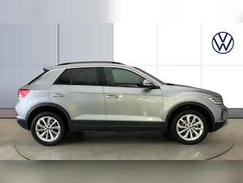 Used Volkswagen T-Roc 2025 for sale - 76368977: Photo