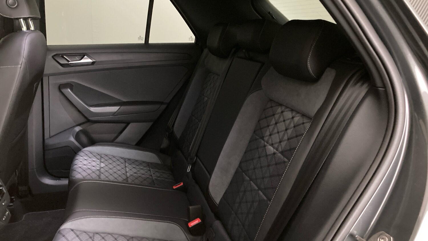 Used Volkswagen T-Roc 2025 for sale - 77715263: Photo 16