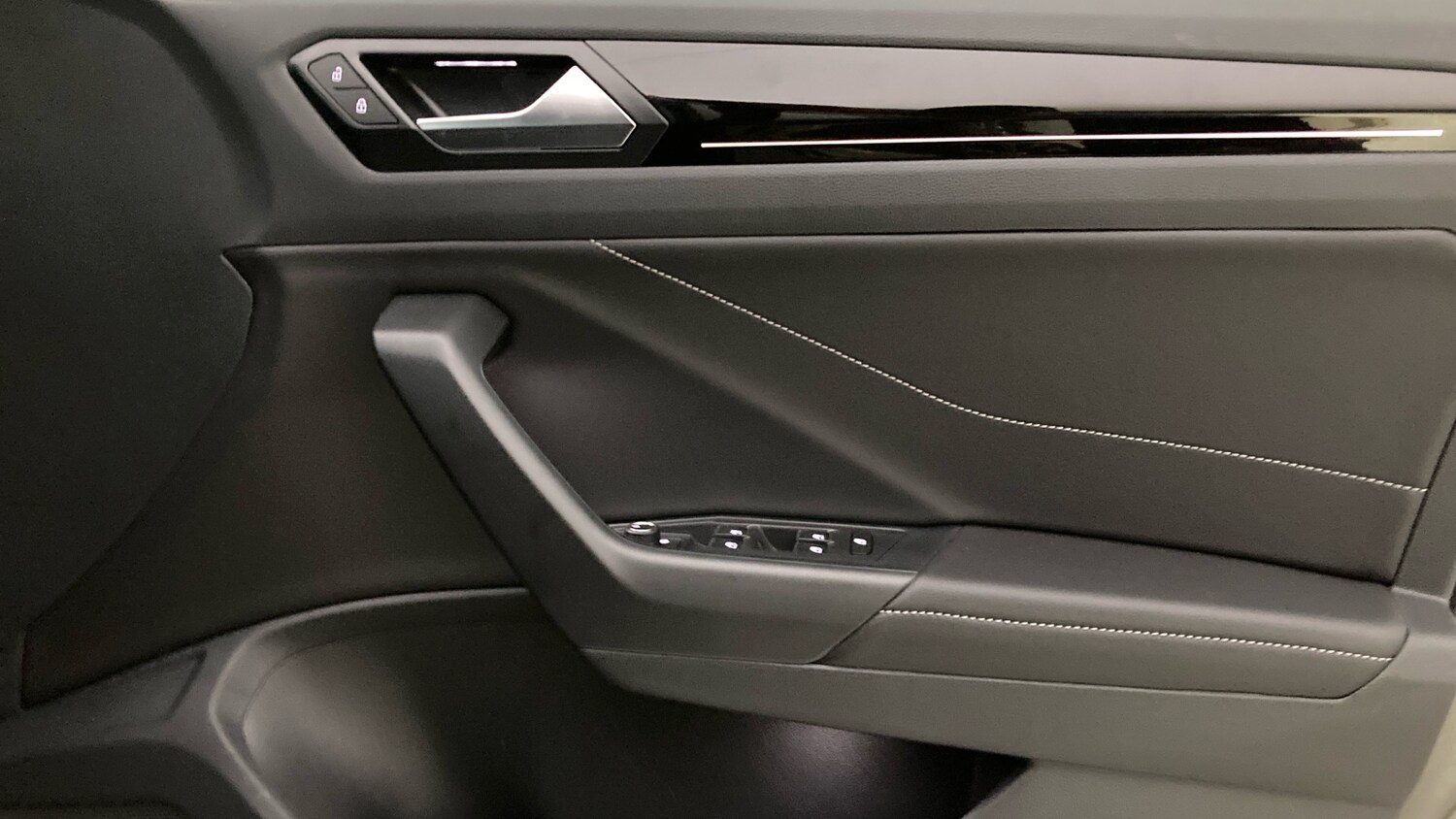 Used Volkswagen T-Roc 2025 for sale - 77715263: Photo 19