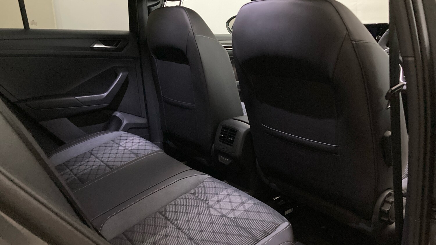 Used Volkswagen T-Roc 2025 for sale - 77715263: Photo 37