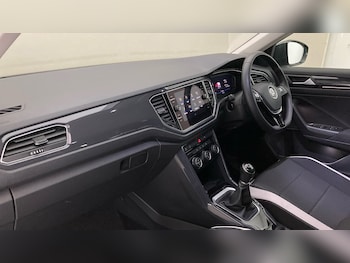 Used Volkswagen T-Roc 2019 for sale - 75313766: Photo