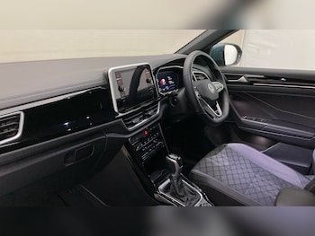 Used Volkswagen T-Roc 2023 for sale - 78568056: Photo