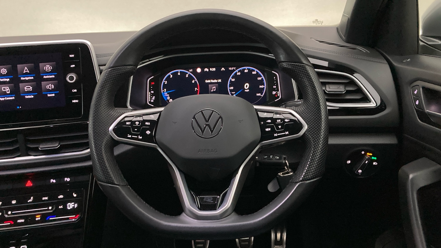 Used Volkswagen T-Roc 2023 for sale - 77689149: Photo 10