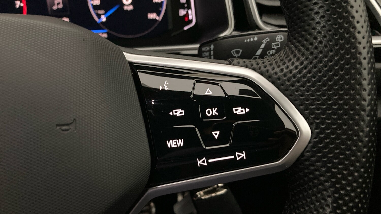 Used Volkswagen T-Roc 2023 for sale - 77689149: Photo 18