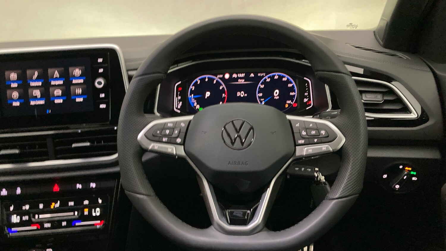 Used Volkswagen T-Roc 2025 for sale - 76075738: Photo 10