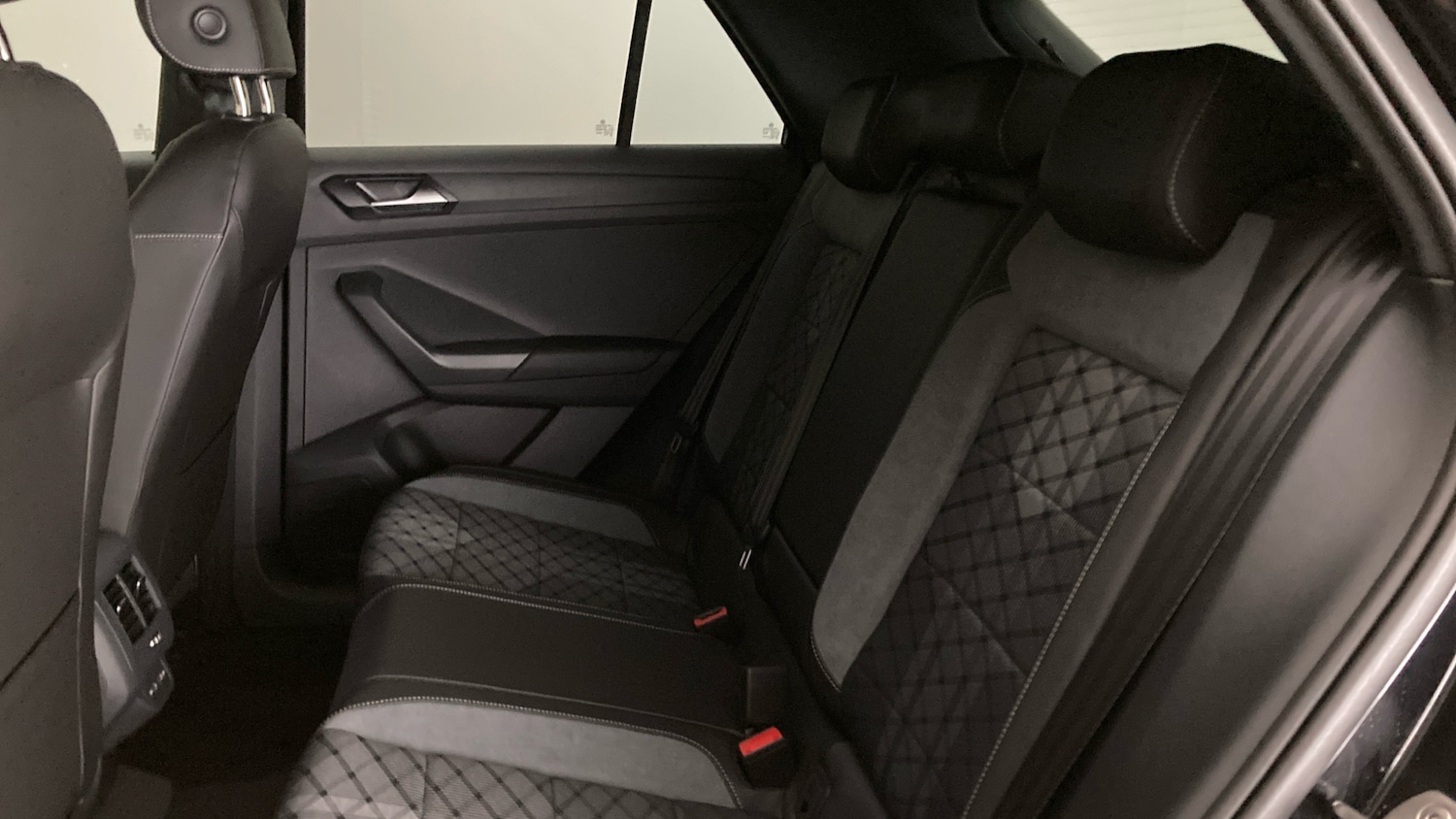 Used Volkswagen T-Roc 2025 for sale - 76075738: Photo 16