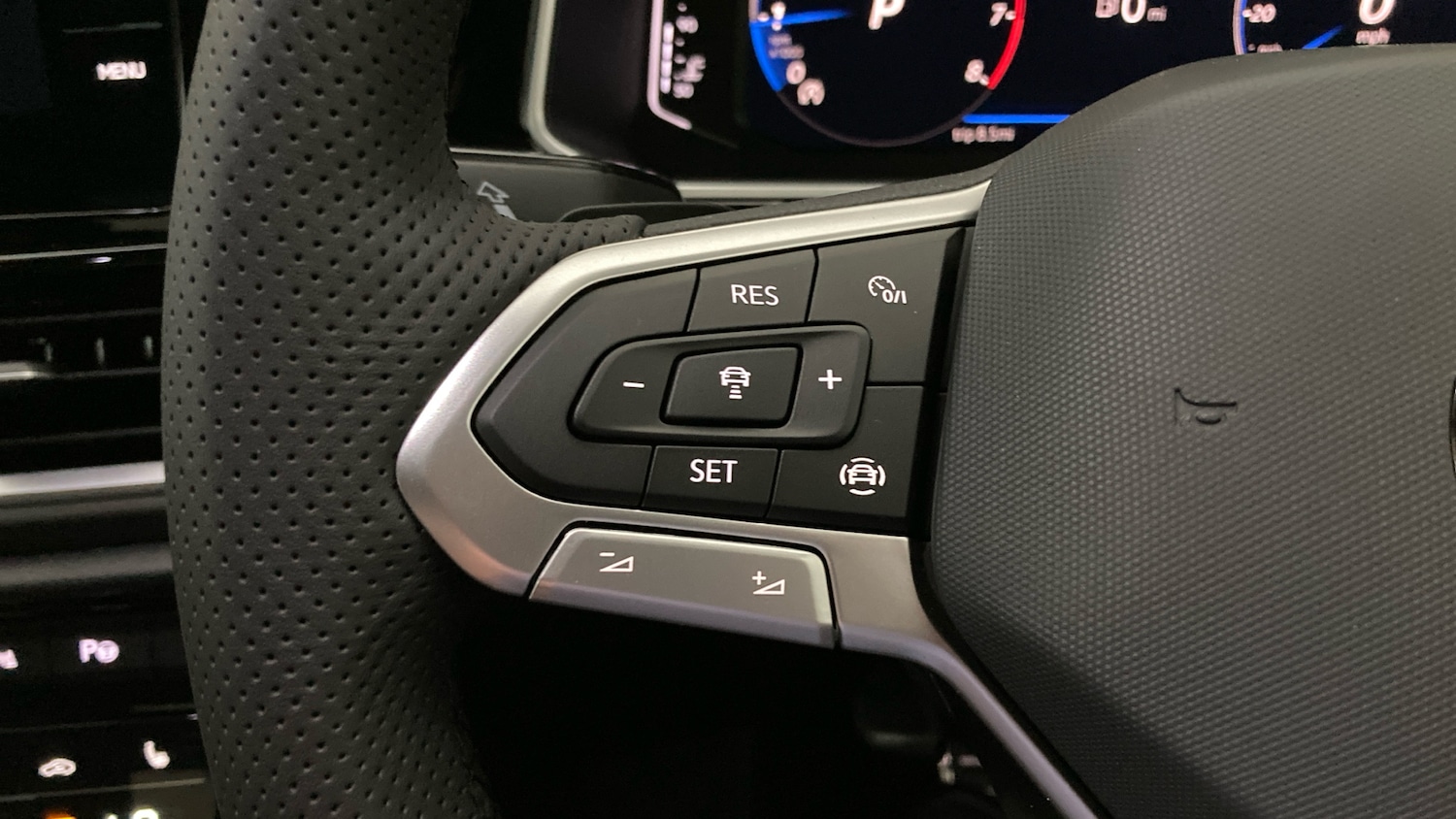 Used Volkswagen T-Roc 2025 for sale - 76075738: Photo 17