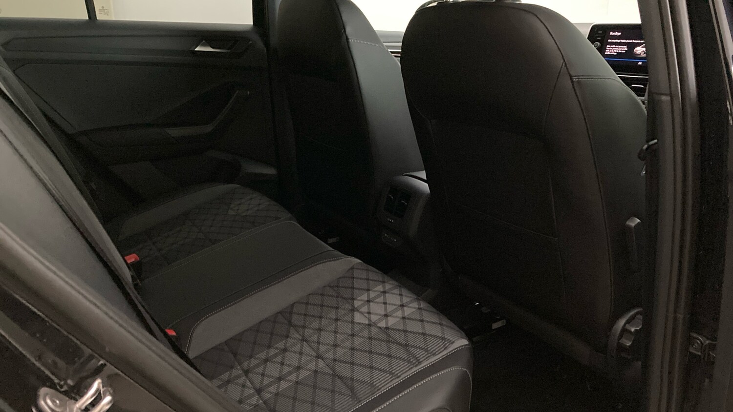 Used Volkswagen T-Roc 2025 for sale - 76075738: Photo 36