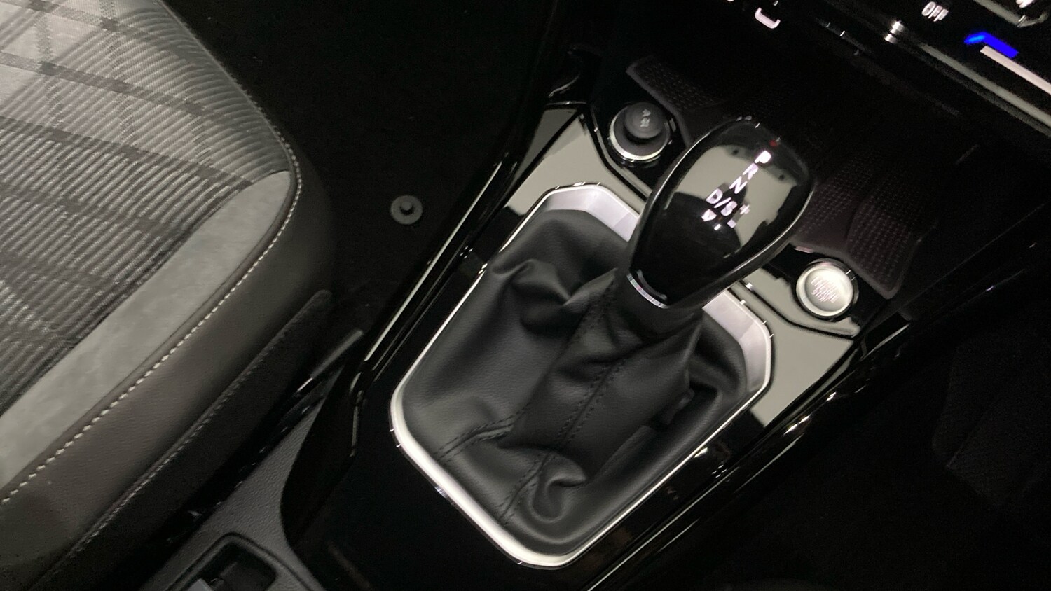 Used Volkswagen T-Roc 2025 for sale - 77715264: Photo 14