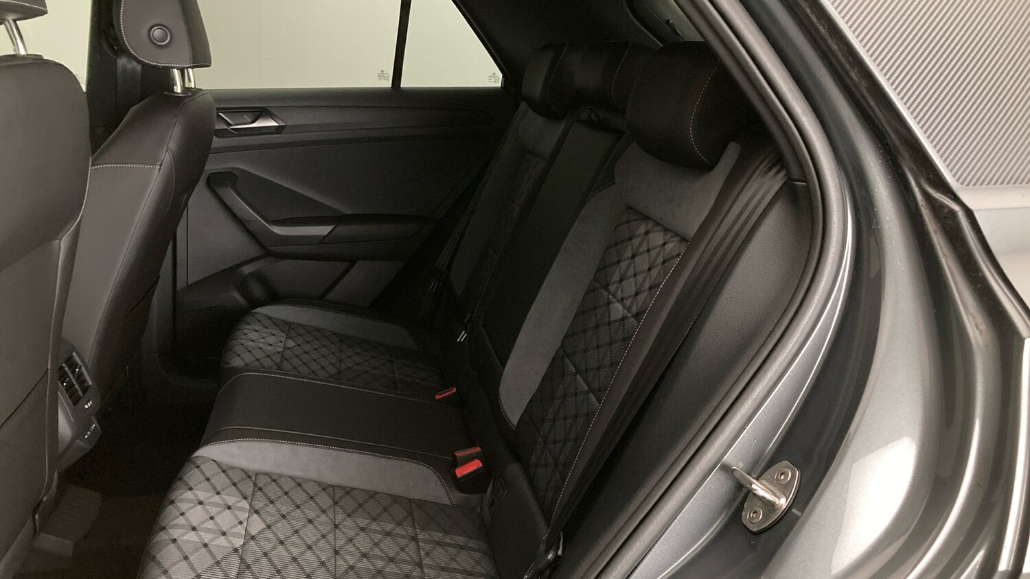 Used Volkswagen T-Roc 2025 for sale - 77715264: Photo 16