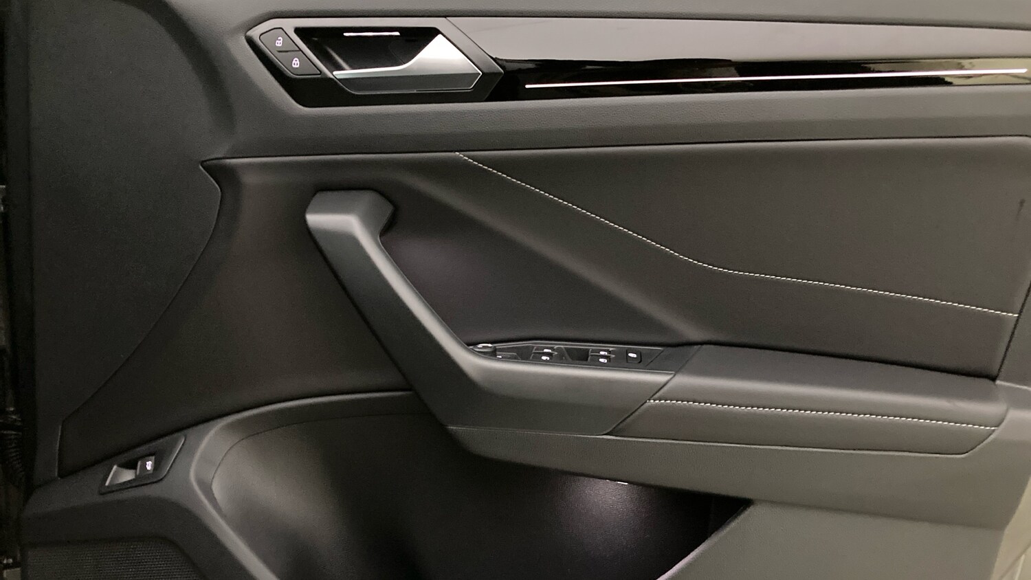 Used Volkswagen T-Roc 2025 for sale - 77715264: Photo 19