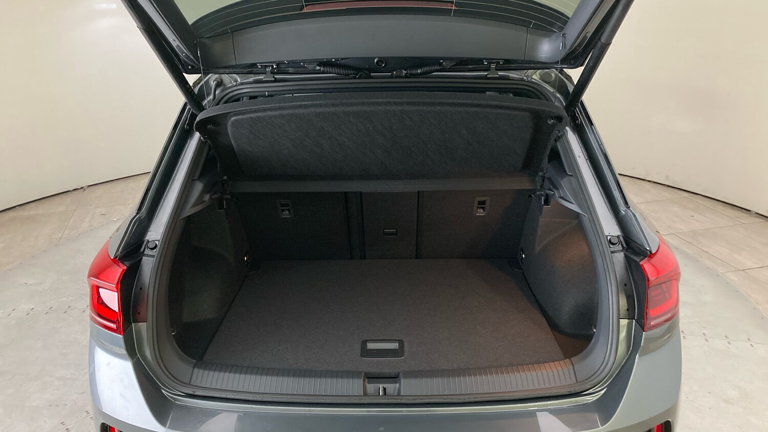 Used Volkswagen T-Roc 2025 for sale - 77715264: Photo 20