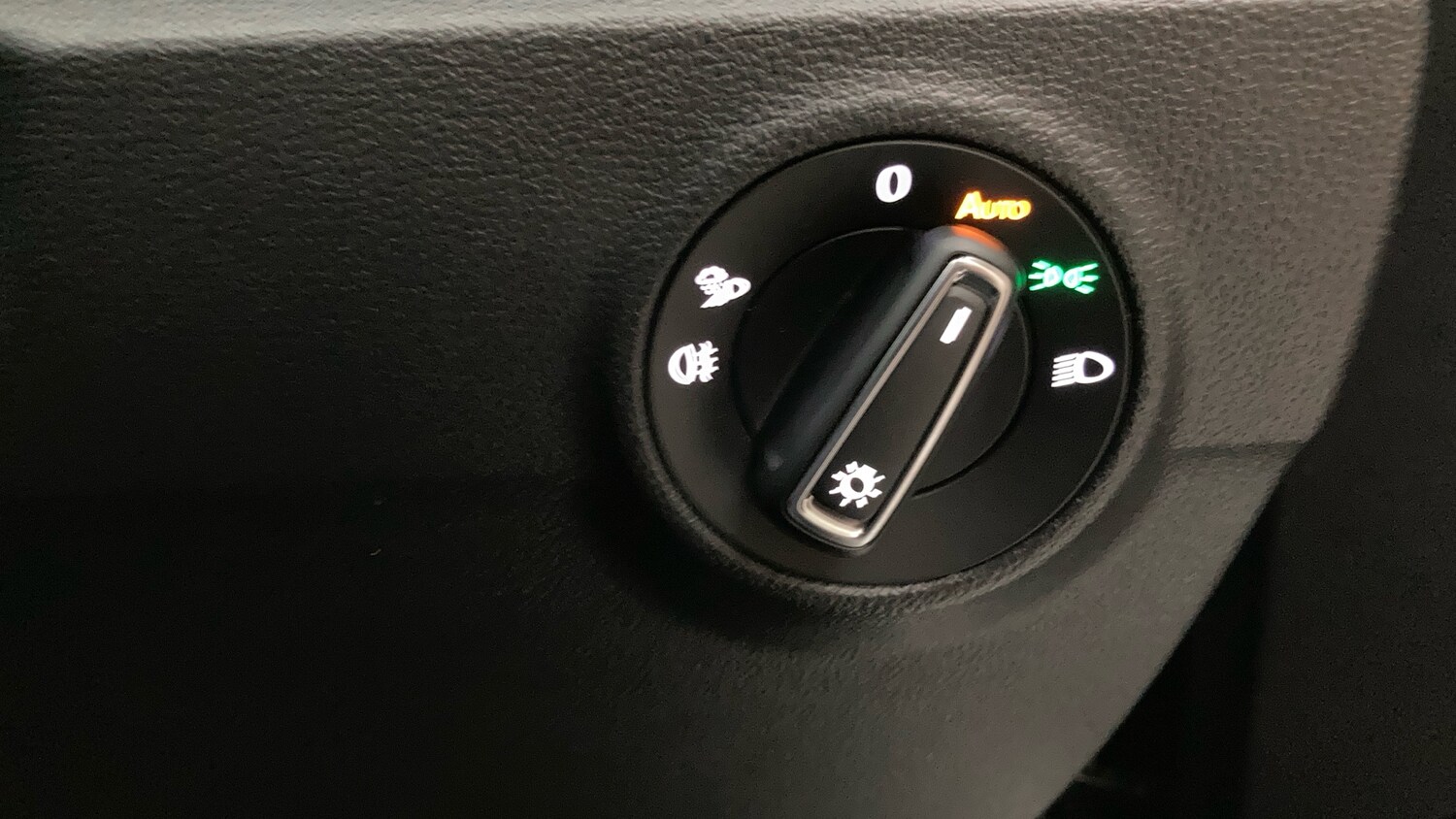 Used Volkswagen T-Roc 2025 for sale - 77715264: Photo 30