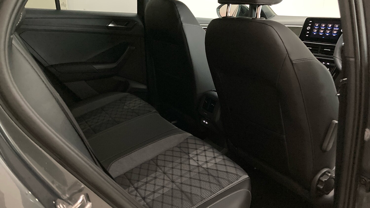 Used Volkswagen T-Roc 2025 for sale - 77715264: Photo 36