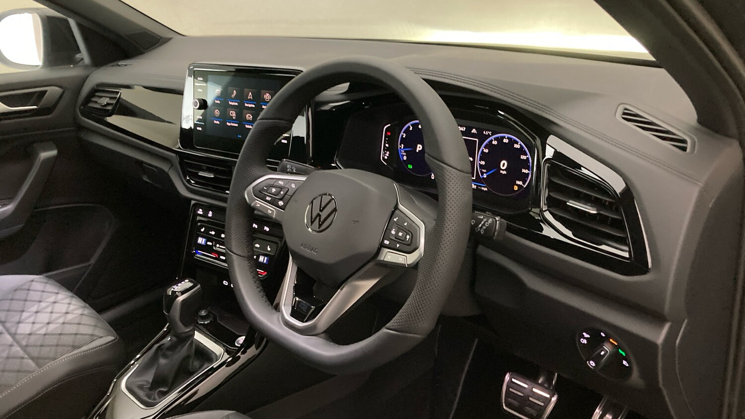 Used Volkswagen T-Roc 2025 for sale - 77715264: Photo 6