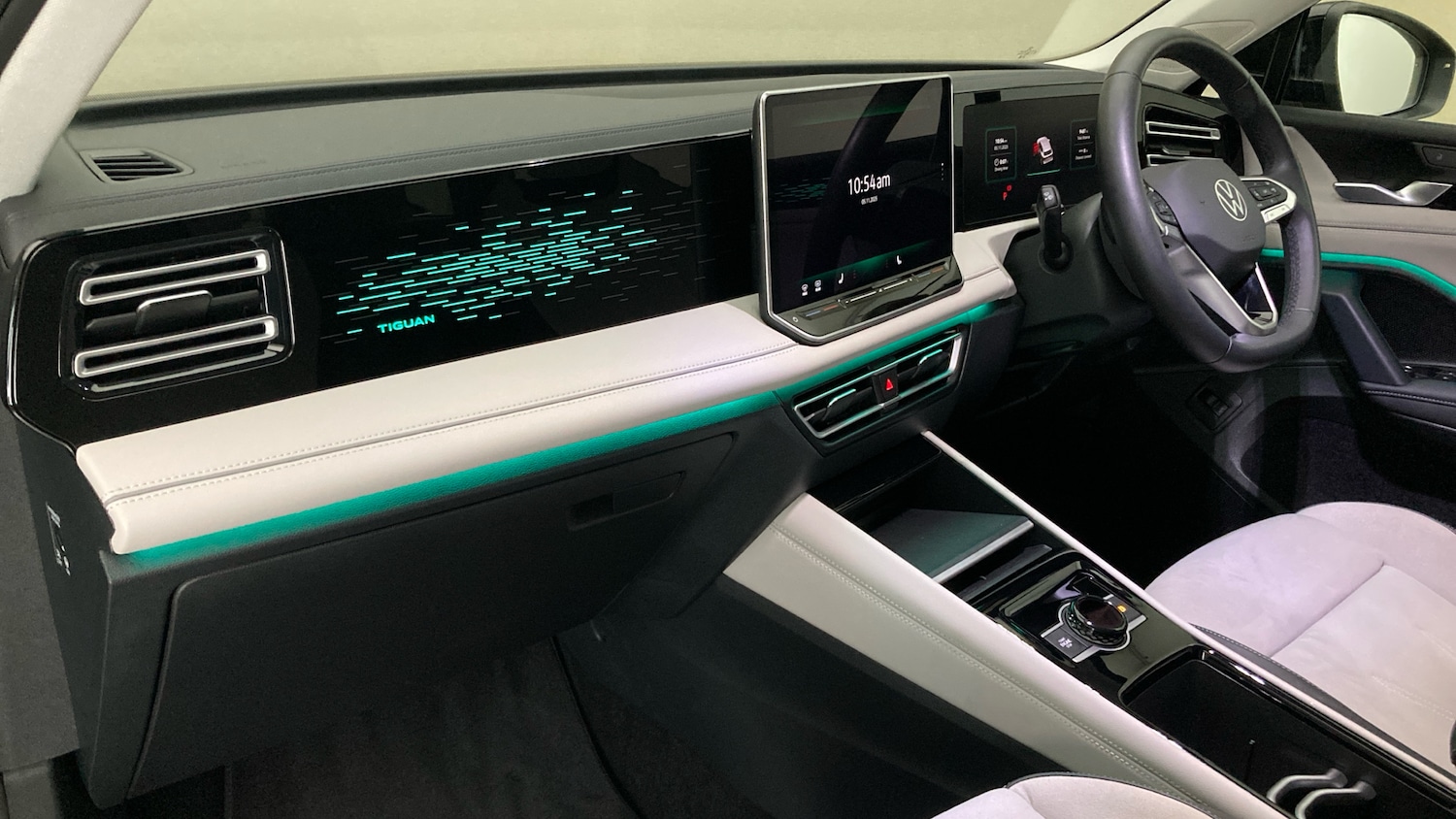 Used Volkswagen Tiguan 2024 for sale - 76568359: Photo 2