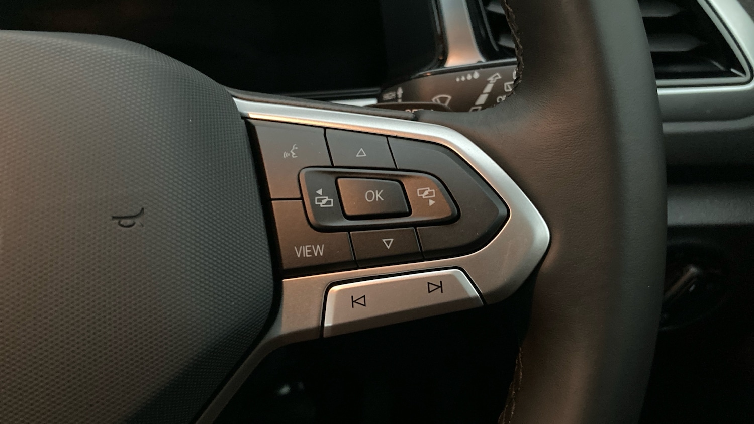 Used Volkswagen T-Roc 2025 for sale - 76921177: Photo 18