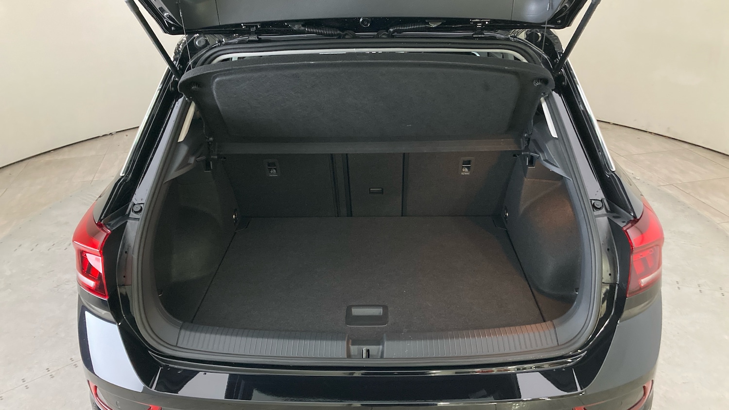 Used Volkswagen T-Roc 2025 for sale - 76921177: Photo 20