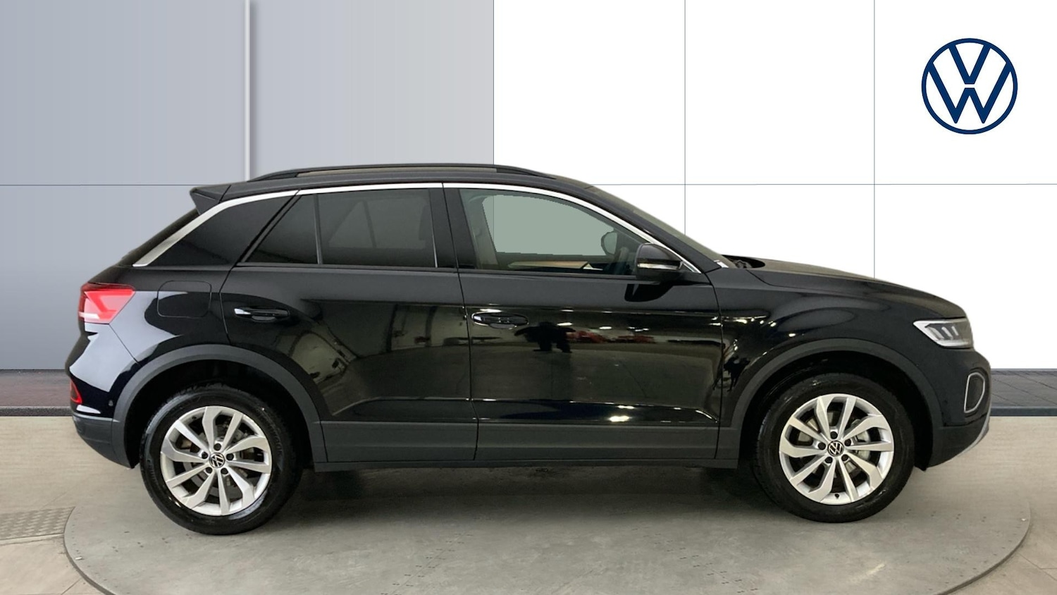 Used Volkswagen T-Roc 2025 for sale - 76921177: Photo 4