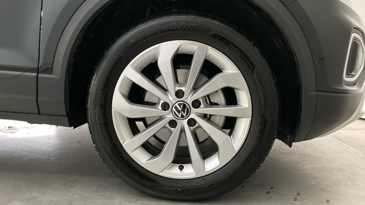 Used Volkswagen T-Roc 2025 for sale - 76921177: Photo 5