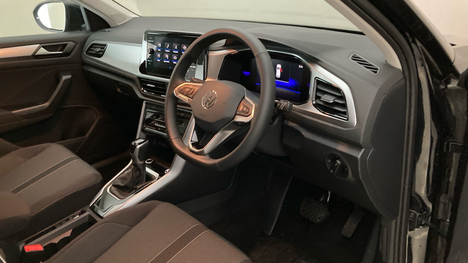 Used Volkswagen T-Roc 2025 for sale - 76921177: Photo 6